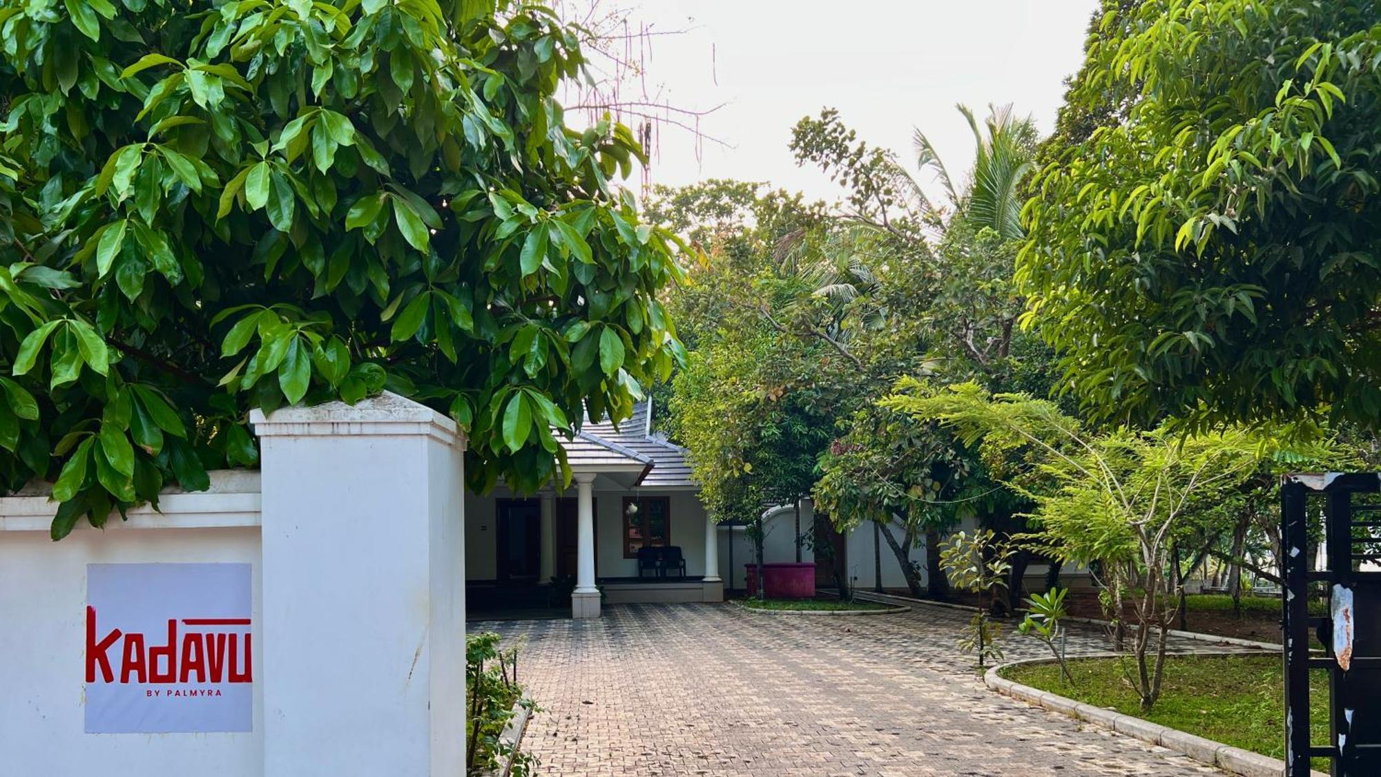 Ferienwohnung Waterfront By Palmyra Kollam Exterior foto